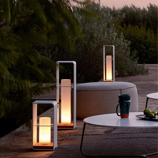 Solenergi Utomhuslampa med Minimalistisk Design för Hållbar Utebelysning - Weather Resistant Trädgårdslampa 1