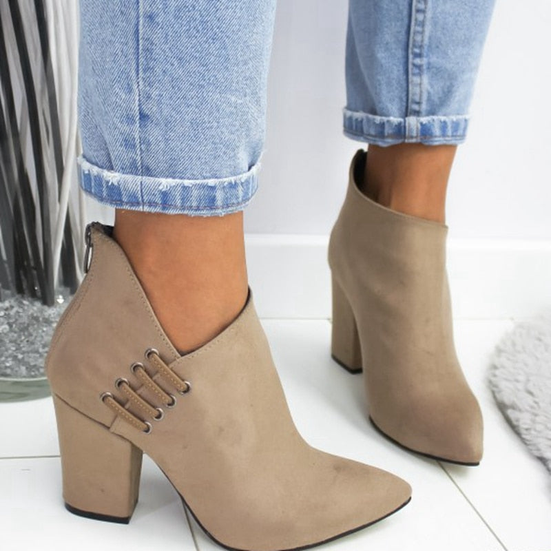 Black Ankle Boots for Women with Arch Support - Stylish Orthopedic V-Style Design 0