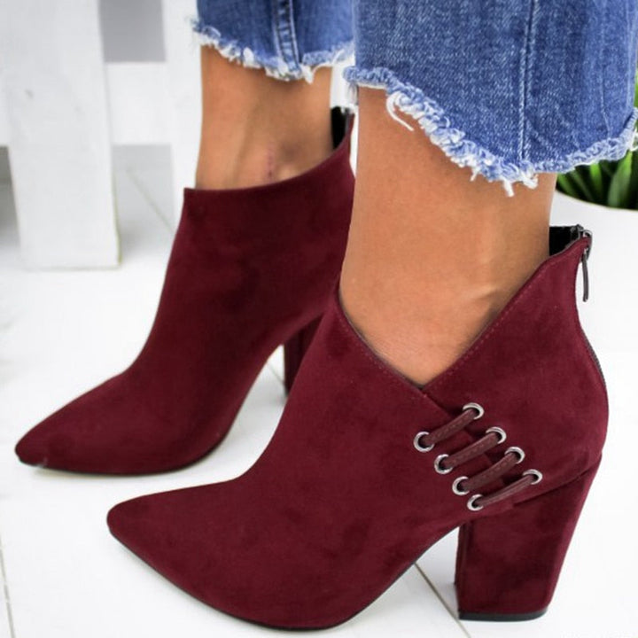 Black Ankle Boots for Women with Arch Support - Stylish Orthopedic V-Style Design 1