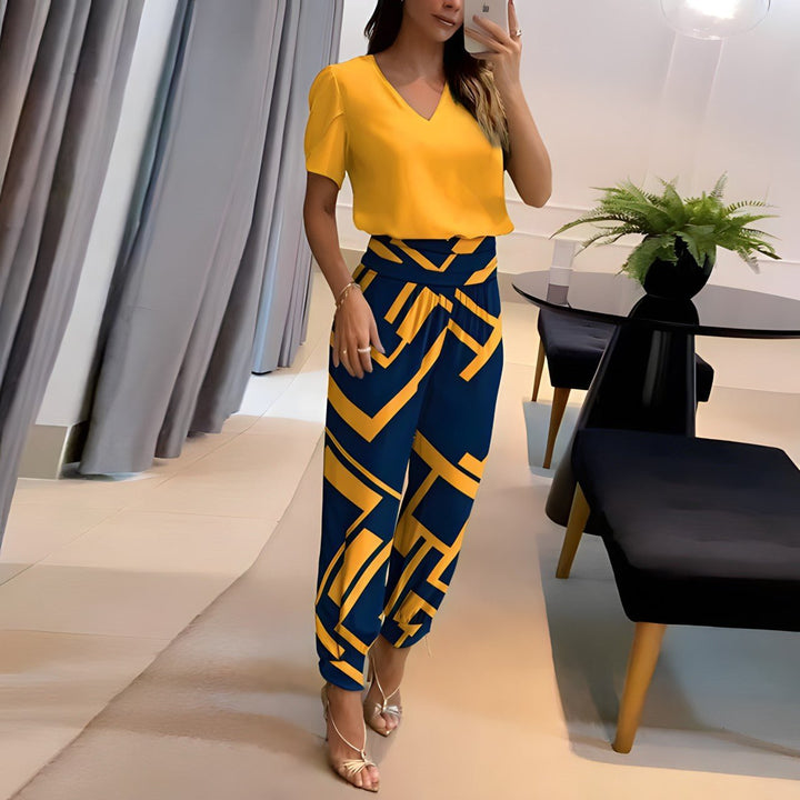 Chic Two-Piece Set for Women - Elegant and Comfortable Outfit 0