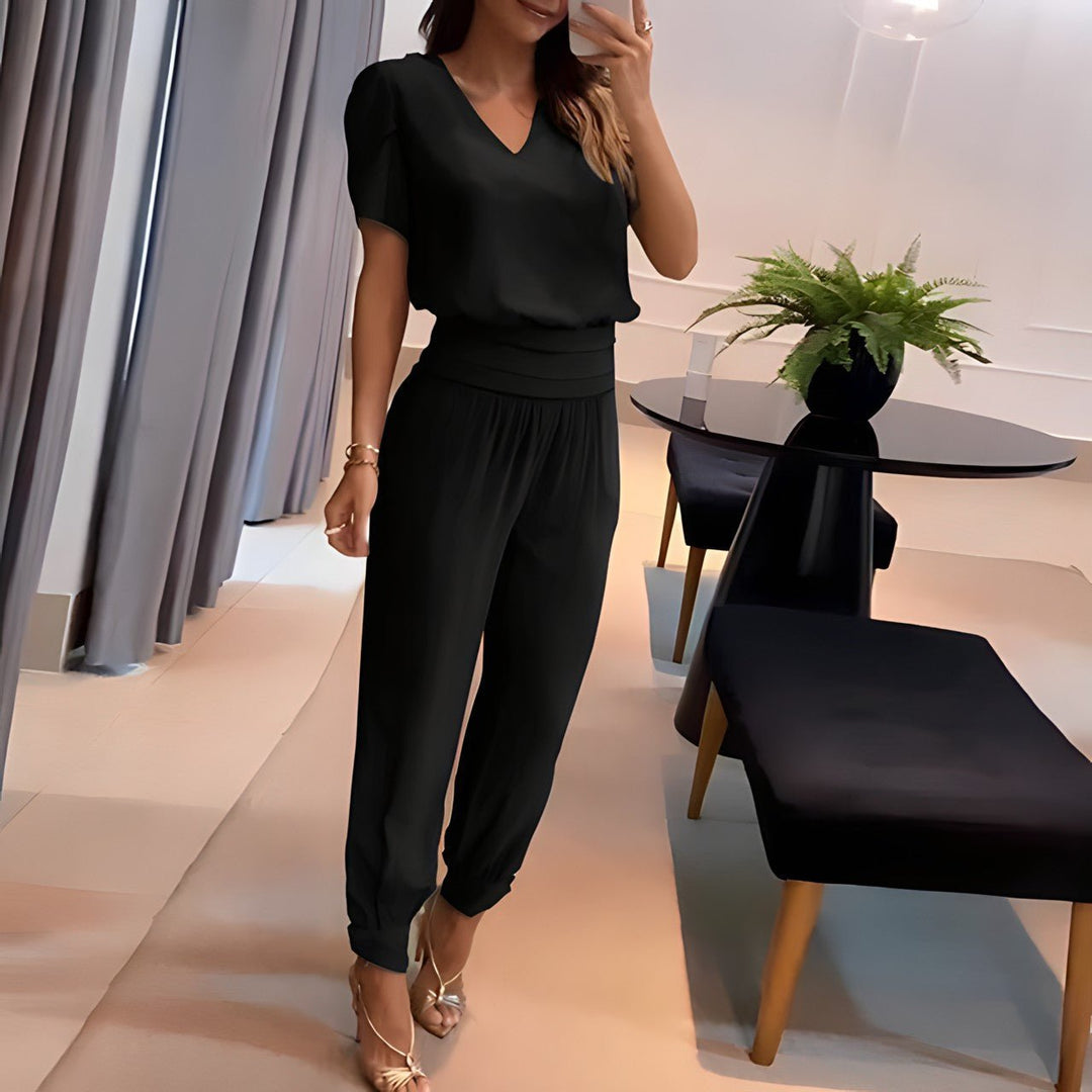 Chic Two-Piece Set for Women - Elegant and Comfortable Outfit 3