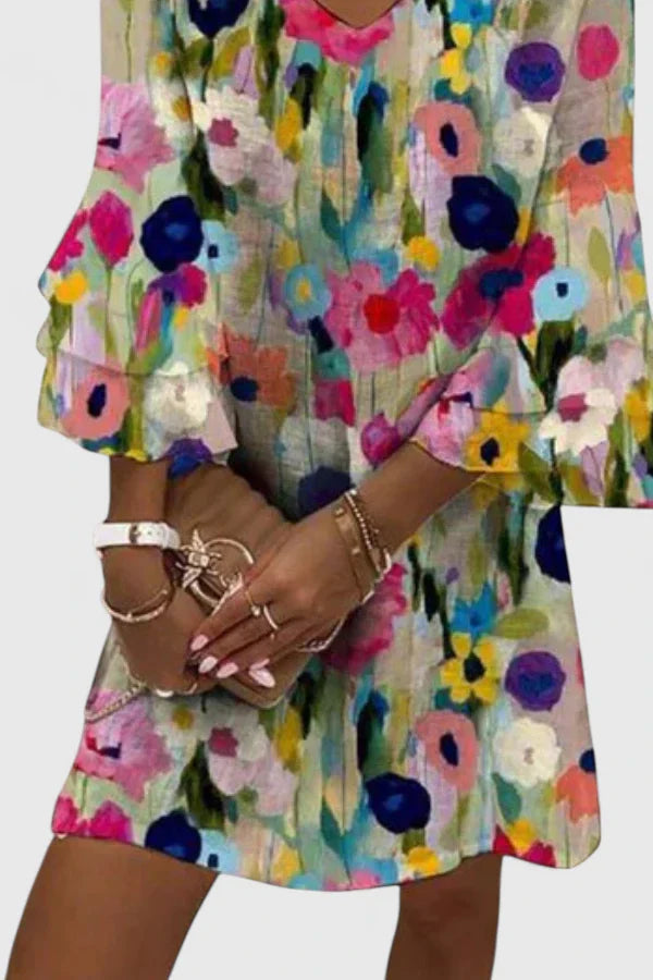 Elegant Floral Mini Dress with V-Neckline for Chic Style 1