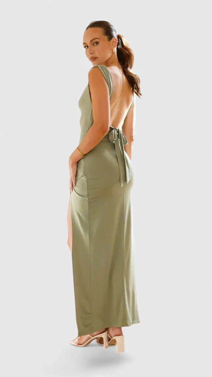 Elegant Maxi Dress with Gathered Shoulder Straps and High Slit 2