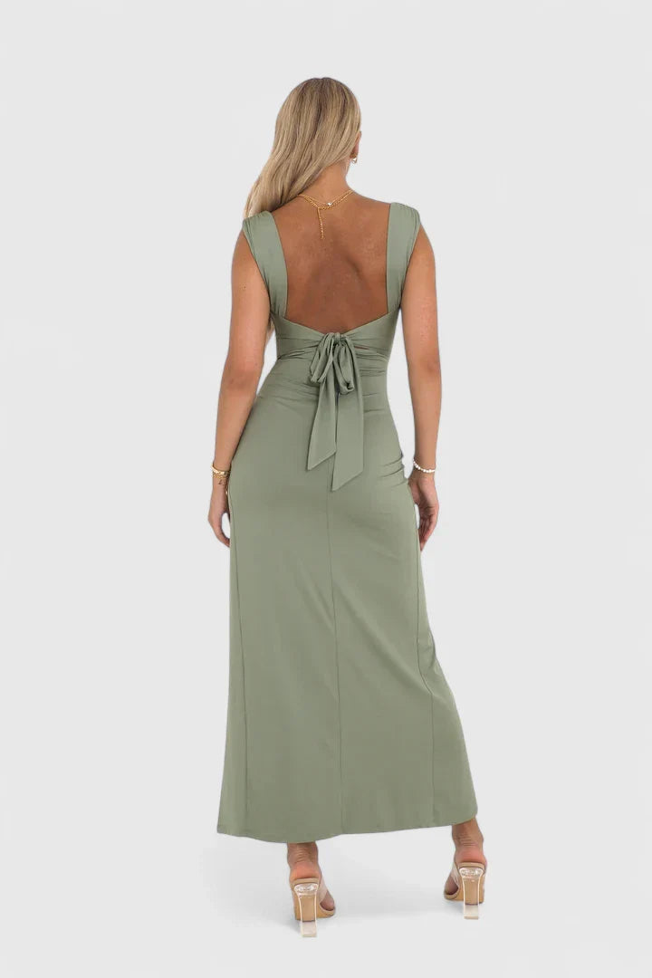 Elegant Maxi Dress with Gathered Shoulder Straps and High Slit 3
