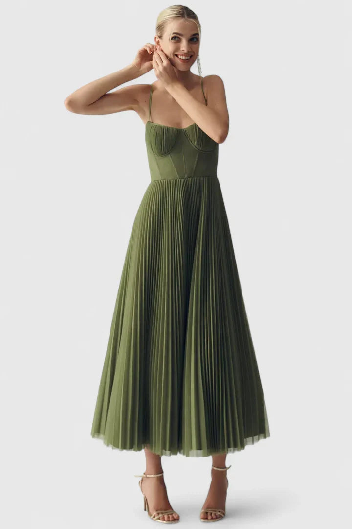 Elegant Midi Dress with Sweetheart Neckline and Open Back 2