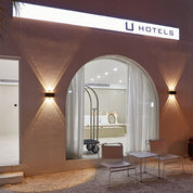 Elegant Solvägglampa med Solenergi och IP65 Vattentålighet – Modern Utomhusbelysning 4