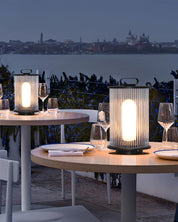 Elegant Trädgårdslampa i Glas och Rostfritt Stål med Solenergi – GlowSphere 6