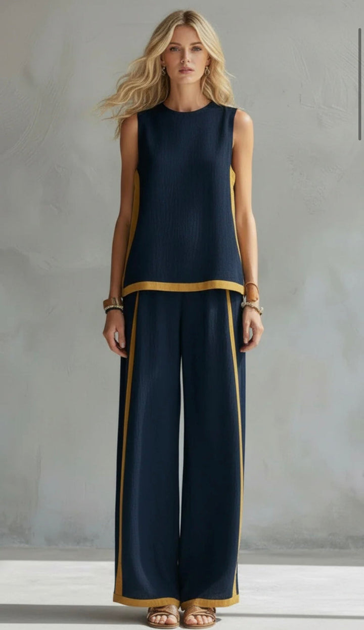 Elegant Women's Two-Piece Suit with Modern Graphic Details 3