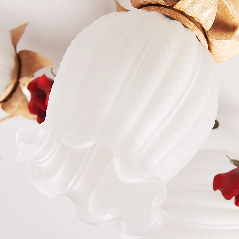 Maia - Romantisk taklampa med röd ros 1