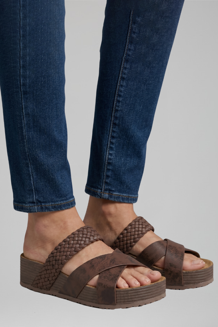 Orthopedic Women's Sandals with Arch Support – Stylish Wedge Design for All-Day Comfort 3