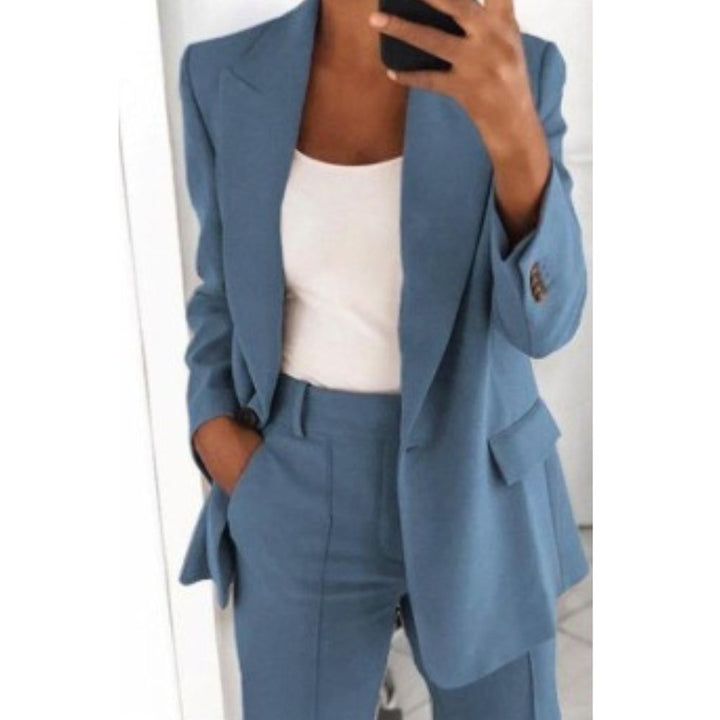 Elegant Two-Piece Women's Suit for Versatile Style