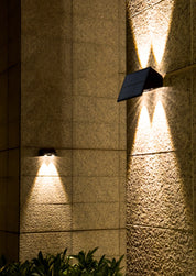 Rörelseaktiverad Solar Vägglampa med IP65 Vattentålig Design och LED-belysning för Utomhusbruk 0