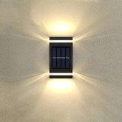 Solar Vägglampa med Elegant Design och Energieffektiv LED – Perfekt för Trädgårdsbelysning 2