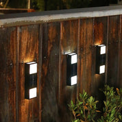 Solcellsdriven Trädgårdslampa med Vattentålig Design och Automatisk Ljusdetektion – Modern Utomhusbelysning 0