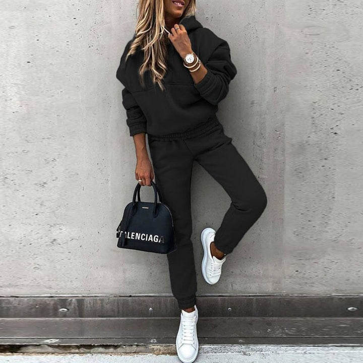 Stylish 2-Piece Tracksuit Set for Women - Comfortable Casual Wear 0