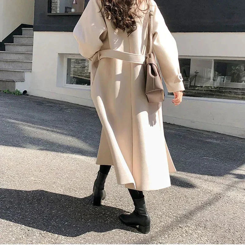 Winter Trench Coat for Women - Stylish Long Coat, Weather-Resistant Design, Perfect for Cold Weather 1