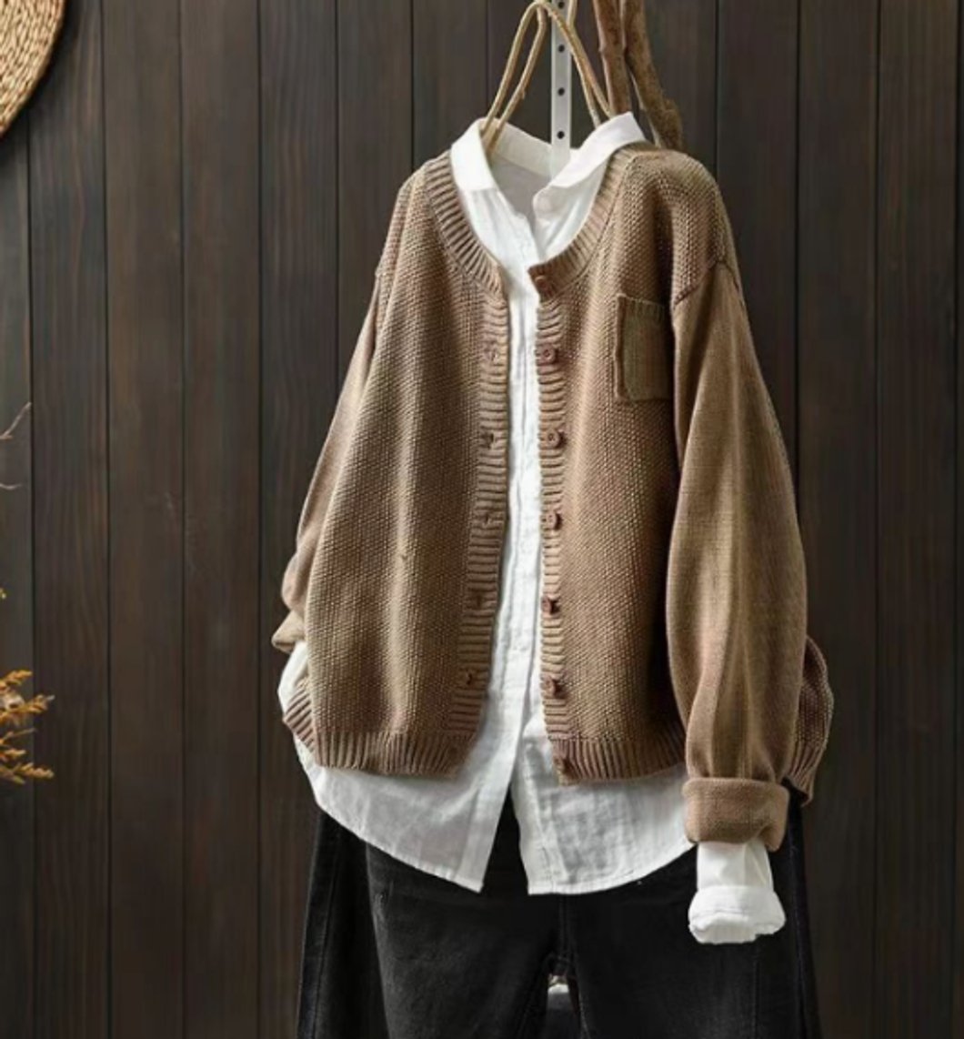 Women's Oversize Knitted Cardigan with Button Placket and Chest Pocket 4