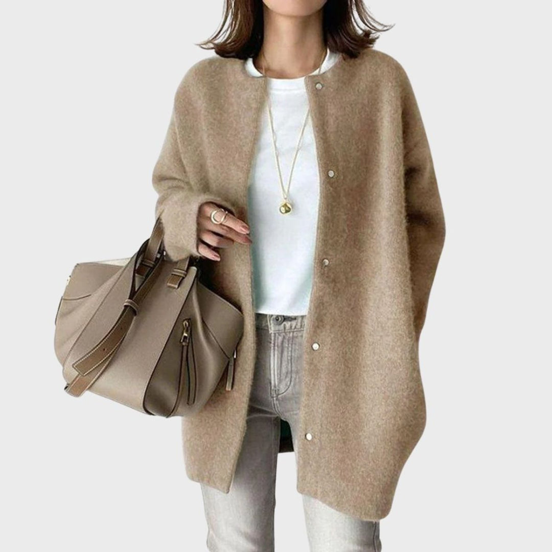 Women's Oversized Black Cardigan with Snap Buttons for Casual and Elegant Looks 0
