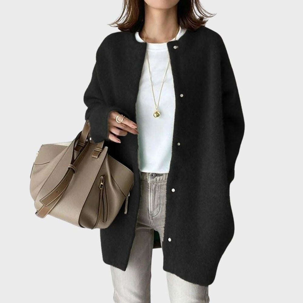 Women's Oversized Black Cardigan with Snap Buttons for Casual and Elegant Looks 1