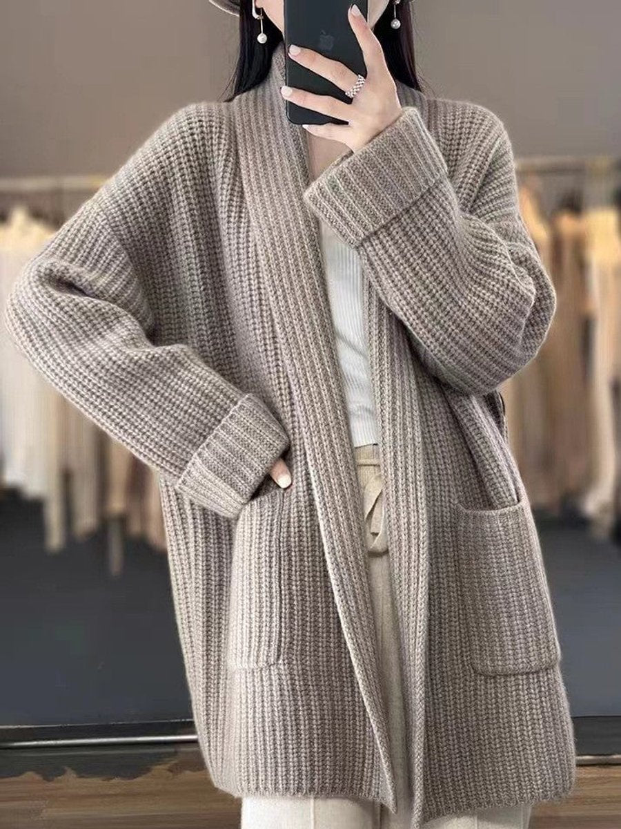 Women's Oversized Black Cardigan with V-Neck and Pockets for Autumn Winter 4