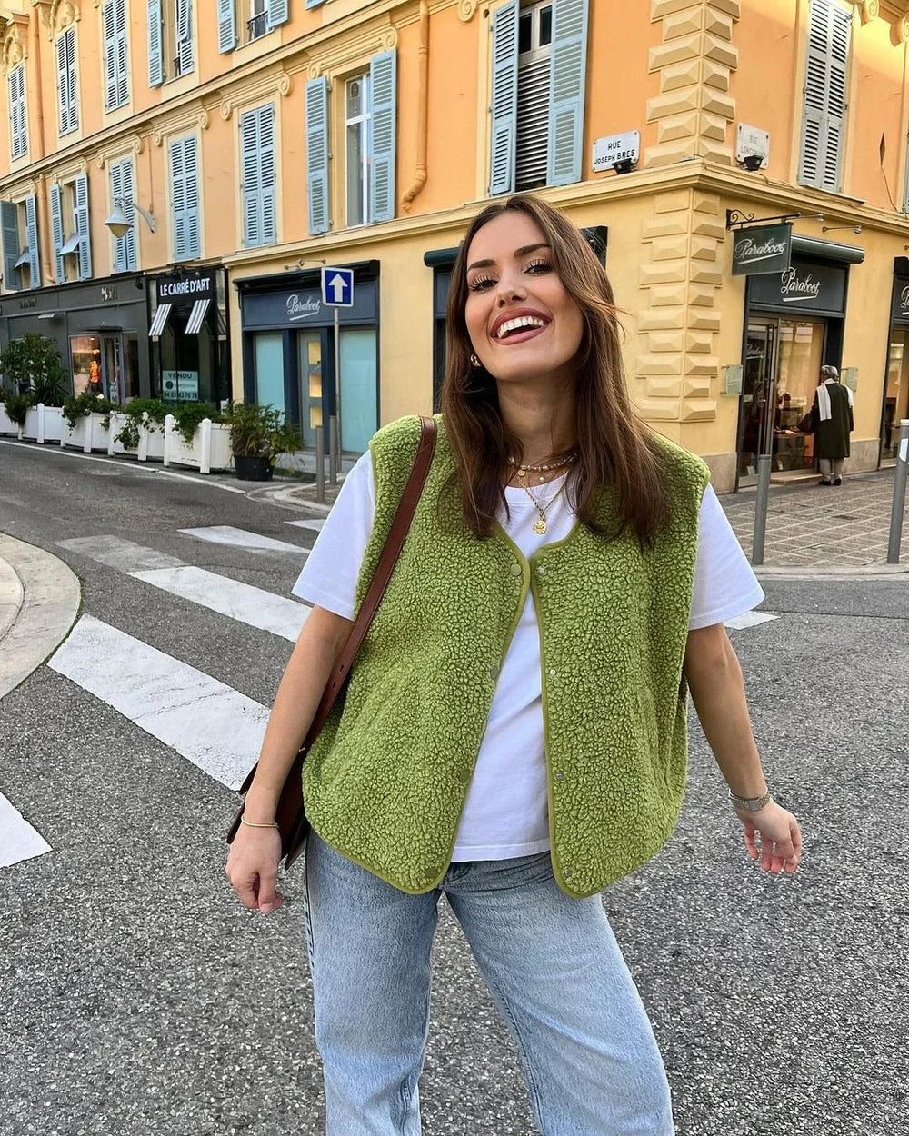 Women’s Sleeveless Vest Cozy Warm Layering Jacket for Autumn and Spring 1