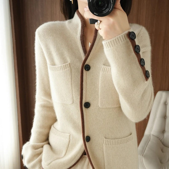 Women’s Warm Cardigan Stylish Cozy Layer for Chilly Weather 1