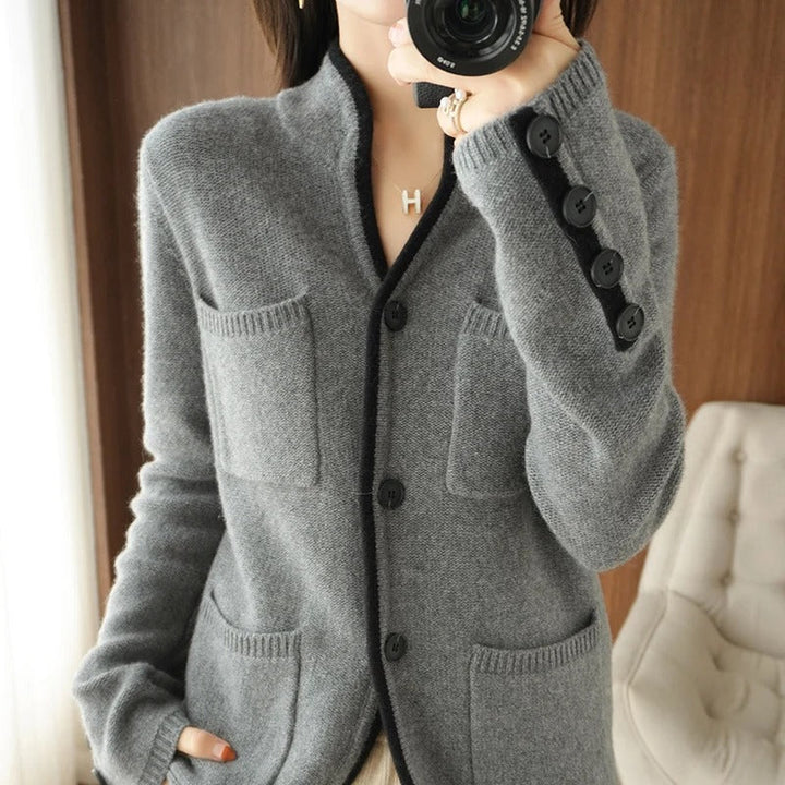 Women’s Warm Cardigan Stylish Cozy Layer for Chilly Weather 2